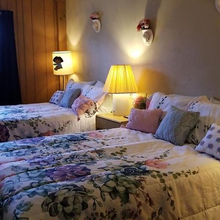 Pittsfield Motor Inn Екстериор снимка