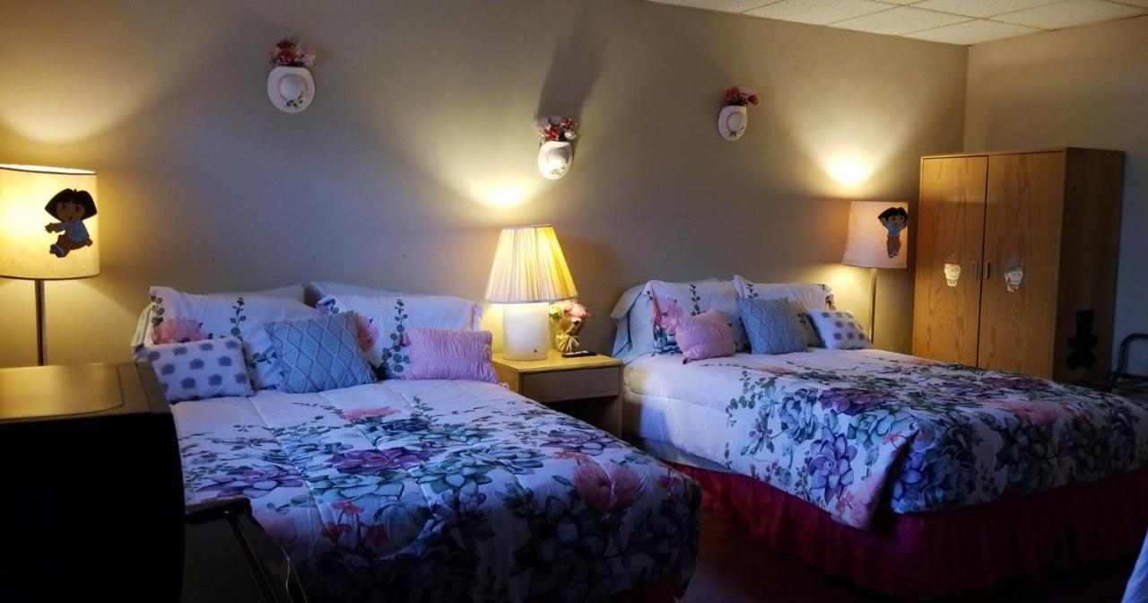 Pittsfield Motor Inn Екстериор снимка