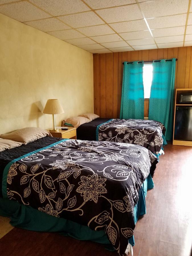 Pittsfield Motor Inn Екстериор снимка