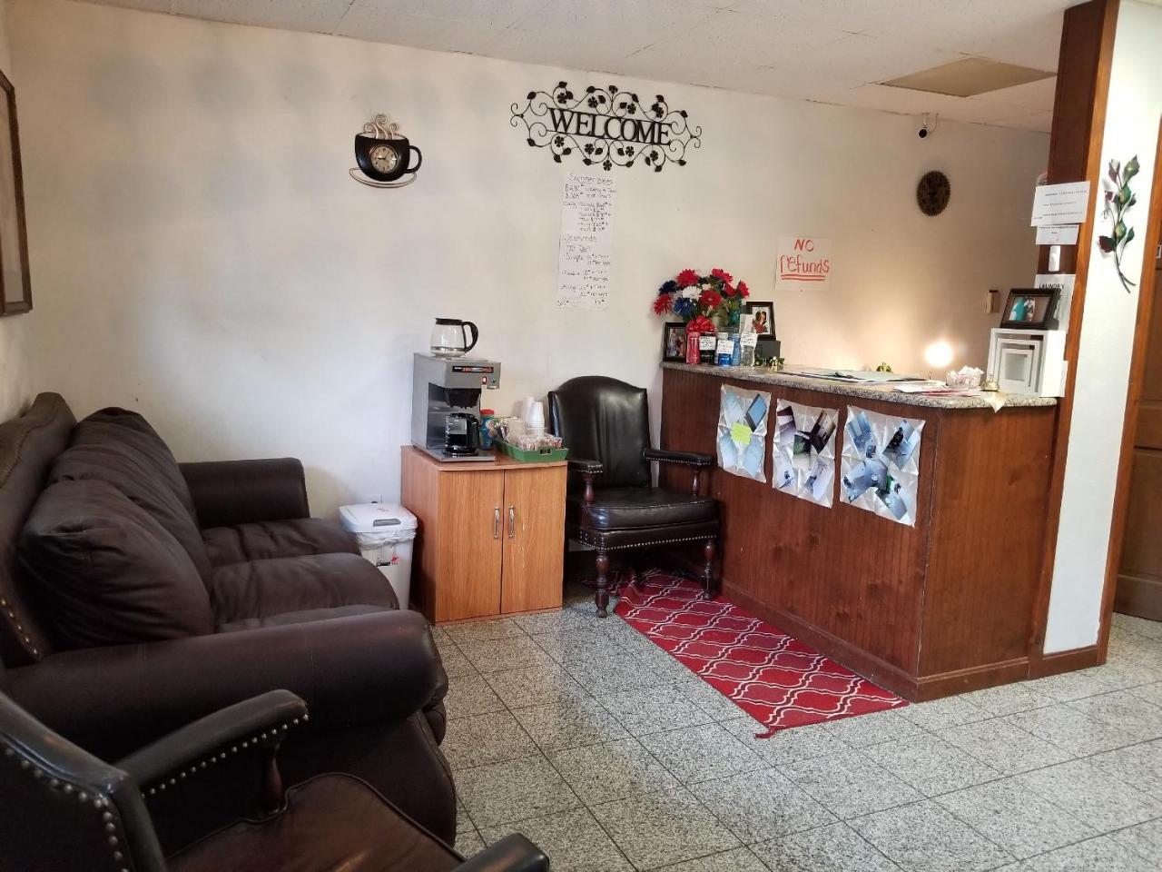 Pittsfield Motor Inn Екстериор снимка
