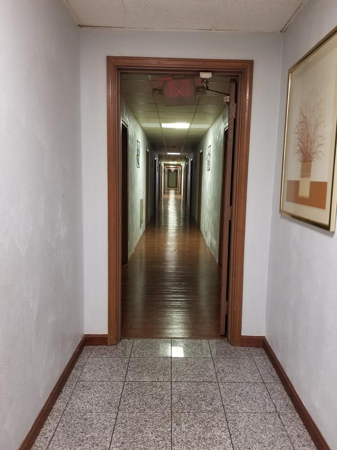Pittsfield Motor Inn Екстериор снимка