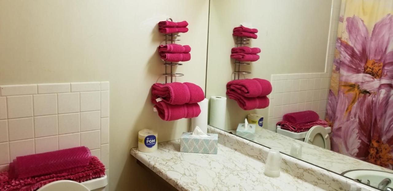 Pittsfield Motor Inn Екстериор снимка
