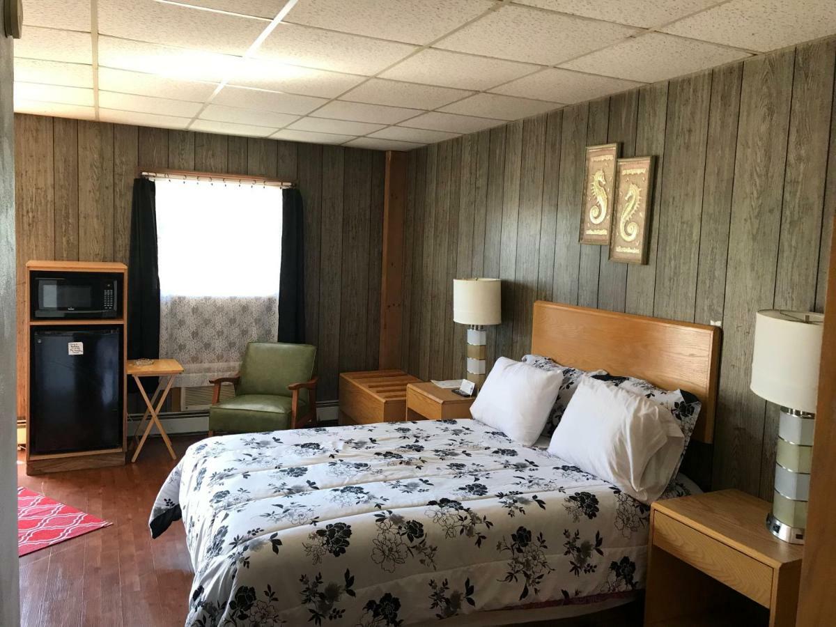 Pittsfield Motor Inn Екстериор снимка