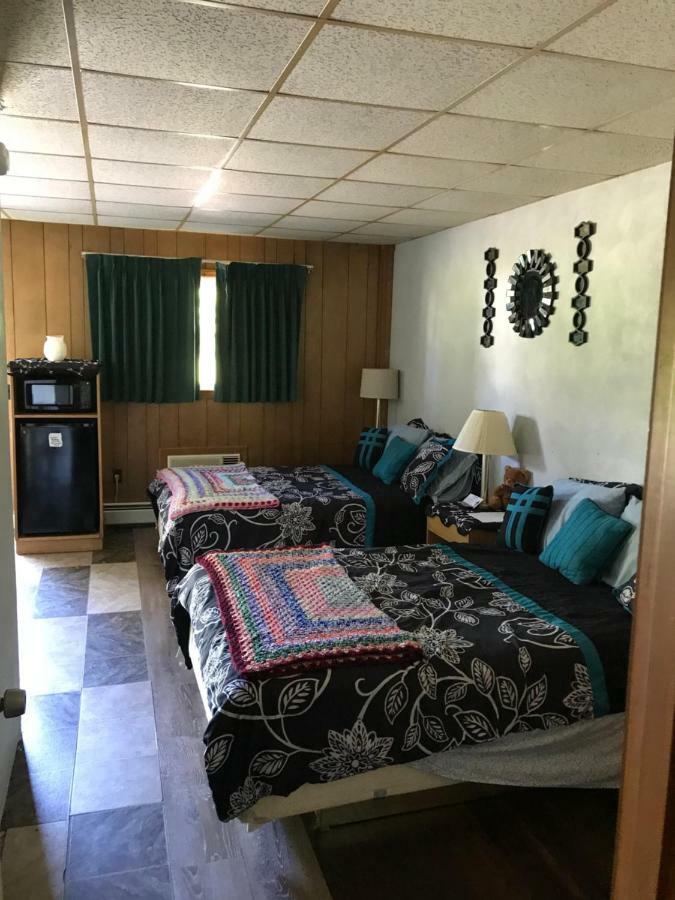 Pittsfield Motor Inn Екстериор снимка